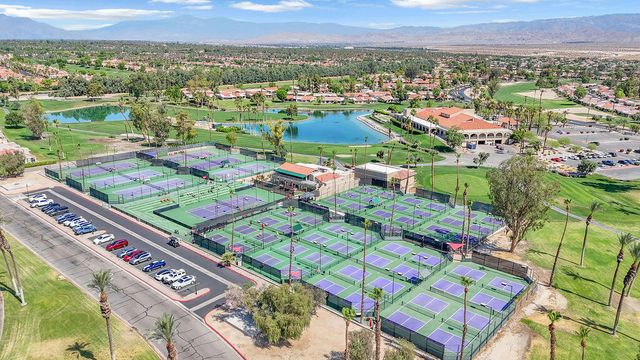 77086 Pauma Valley Way, Palm Desert, CA 92211