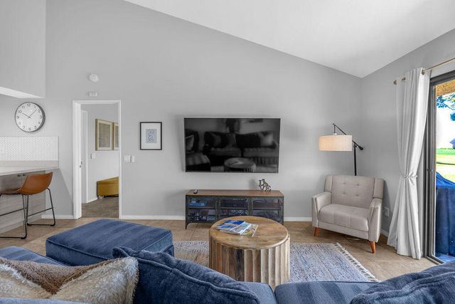 77086 Pauma Valley Way, Palm Desert, CA 92211