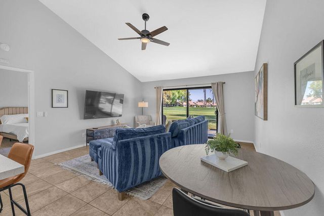 77086 Pauma Valley Way, Palm Desert, CA 92211
