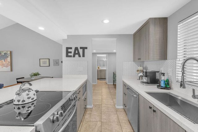 77086 Pauma Valley Way, Palm Desert, CA 92211