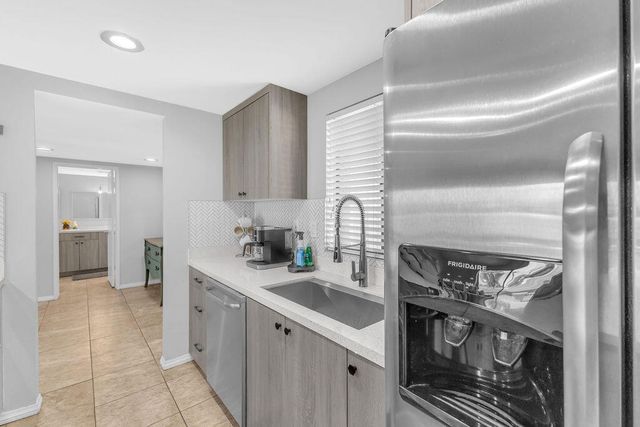 77086 Pauma Valley Way, Palm Desert, CA 92211