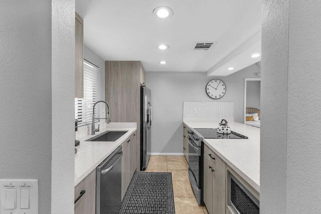 77086 Pauma Valley Way, Palm Desert, CA 92211
