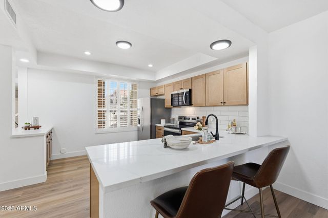 16008 N 4TH Avenue, Phoenix, AZ 85023