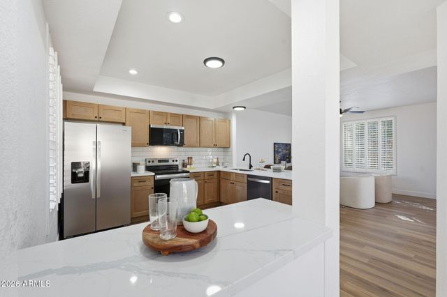 16008 N 4TH Avenue, Phoenix, AZ 85023