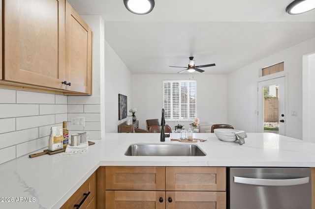 16008 N 4TH Avenue, Phoenix, AZ 85023