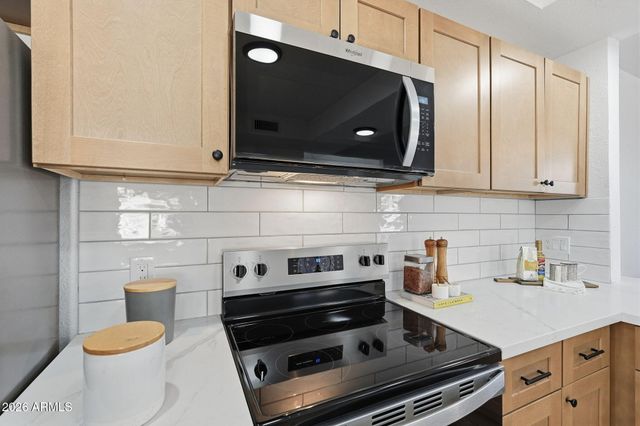 16008 N 4TH Avenue, Phoenix, AZ 85023