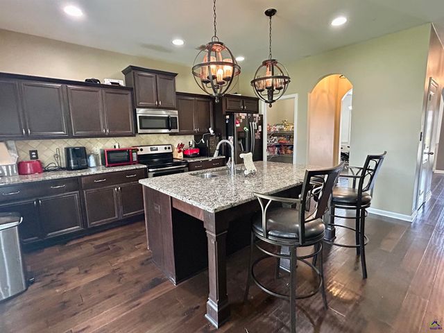 405 Rolling Acres Drive, Kathleen, GA 31047