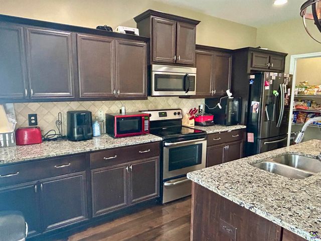 405 Rolling Acres Drive, Kathleen, GA 31047