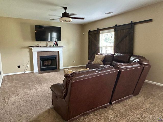 405 Rolling Acres Drive, Kathleen, GA 31047