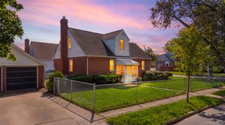 54 Rose Lane, New Hyde Park, NY 11040