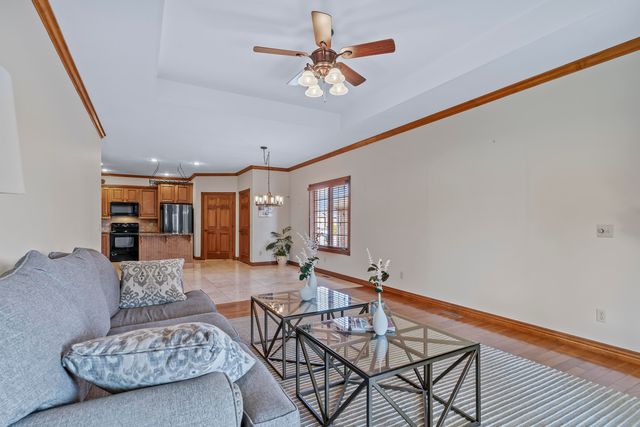 2408 W Deerbrooke Trail, Ozark, MO 65721