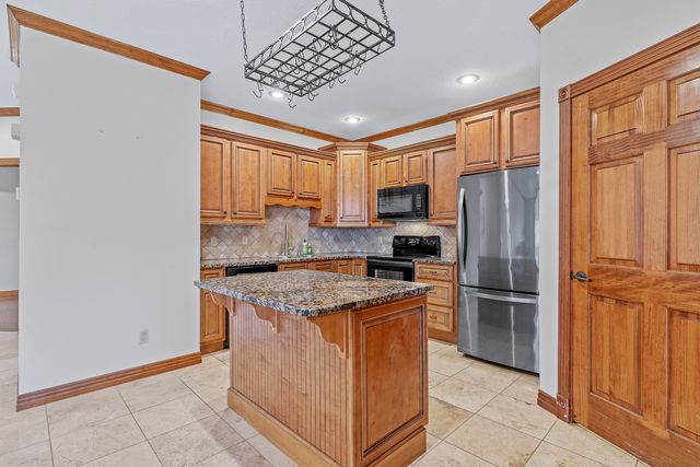 2408 W Deerbrooke Trail, Ozark, MO 65721