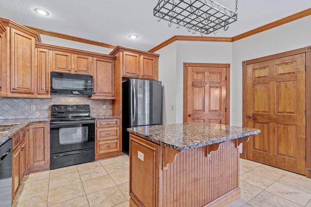 2408 W Deerbrooke Trail, Ozark, MO 65721