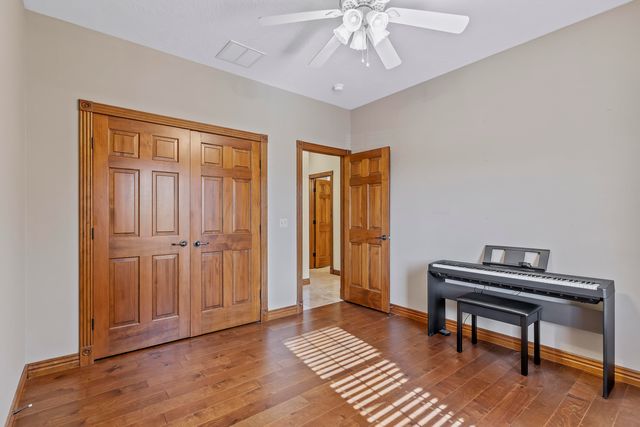 2408 W Deerbrooke Trail, Ozark, MO 65721