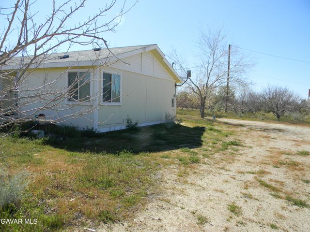 16846 E Avenue T, Llano, CA 93544