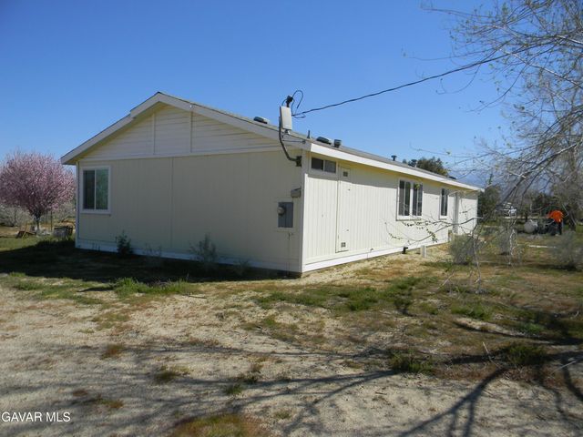 16846 E Avenue T, Llano, CA 93544