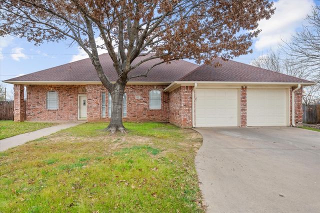 412 Springhill Court, Burleson, TX 76028