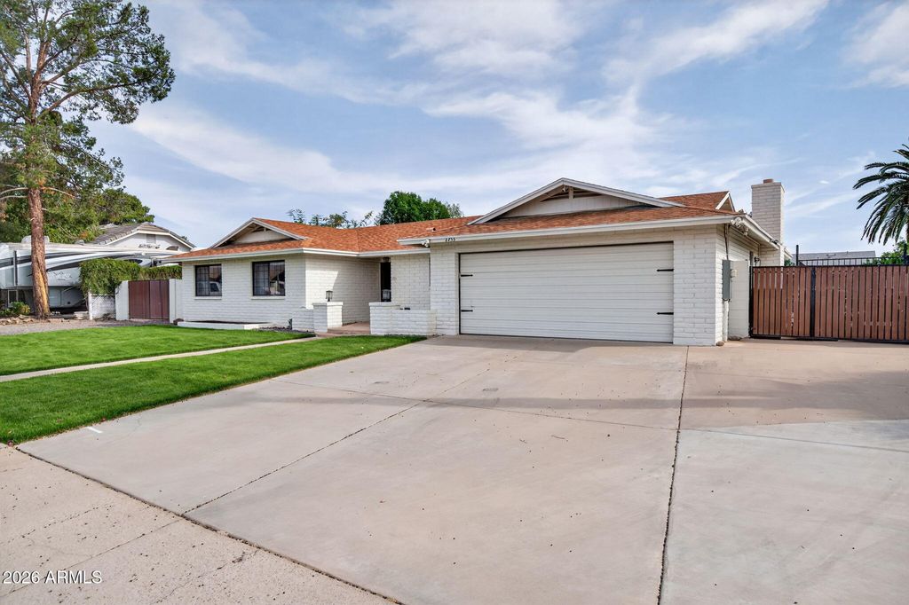 Image 2 of property listing at 2253 E JAEGER Street, Mesa, AZ 85213