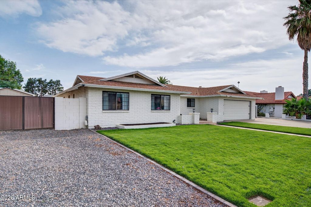 Image 3 of property listing at 2253 E JAEGER Street, Mesa, AZ 85213