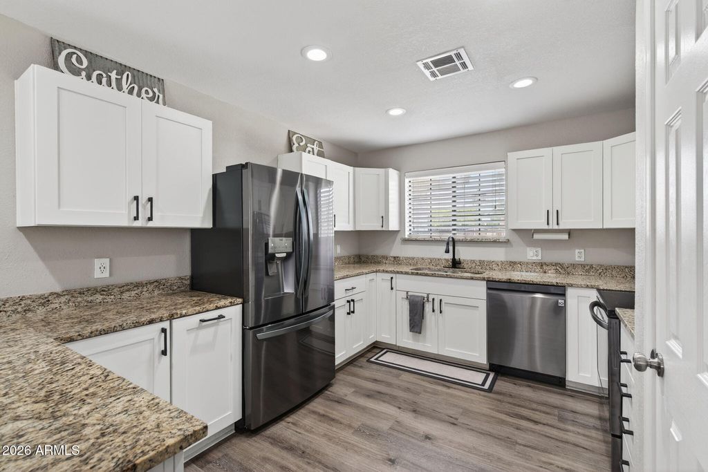 Image 9 of property listing at 2253 E JAEGER Street, Mesa, AZ 85213