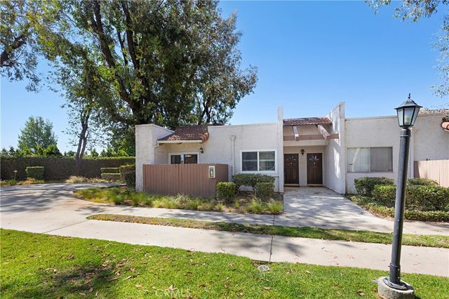17572 Vandenberg Lane 01, Tustin, CA 92780