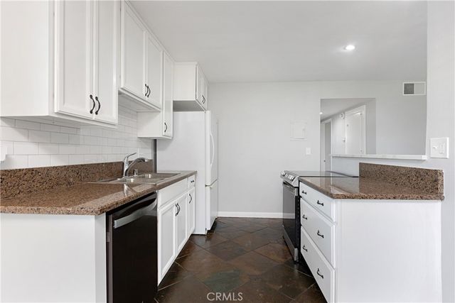 17572 Vandenberg Lane 01, Tustin, CA 92780