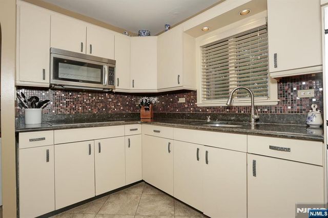 618 Fermery Drive, New Milford, NJ 07646