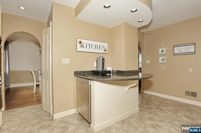618 Fermery Drive, New Milford, NJ 07646