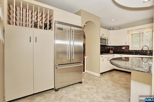 618 Fermery Drive, New Milford, NJ 07646