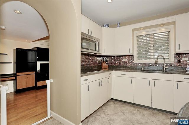618 Fermery Drive, New Milford, NJ 07646