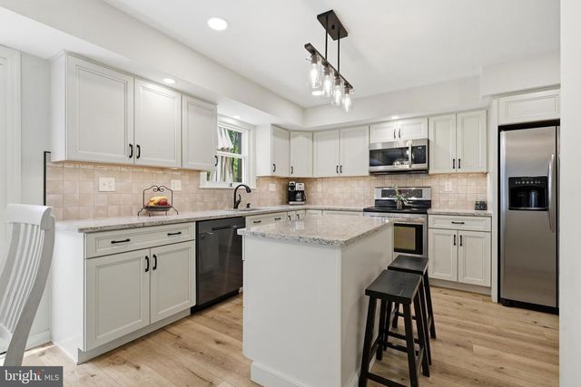 9 RUHL DR, Perkasie, PA 18944