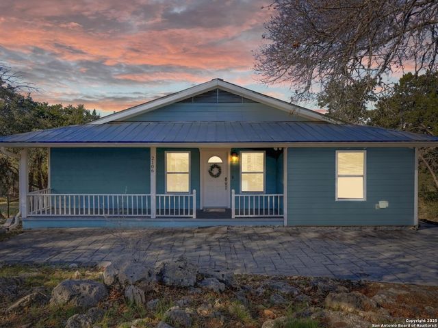 2106 Lakeshore, Canyon Lake, TX 78133