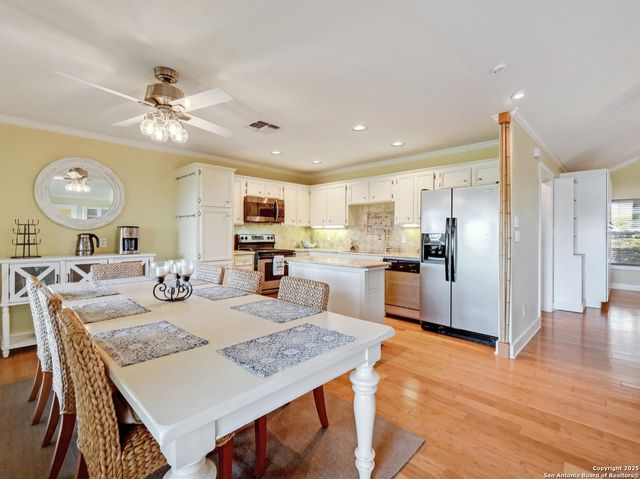 2106 Lakeshore, Canyon Lake, TX 78133