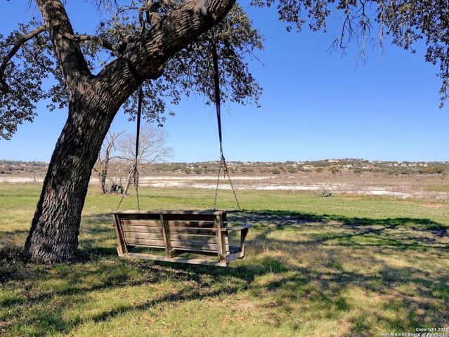 2106 Lakeshore, Canyon Lake, TX 78133