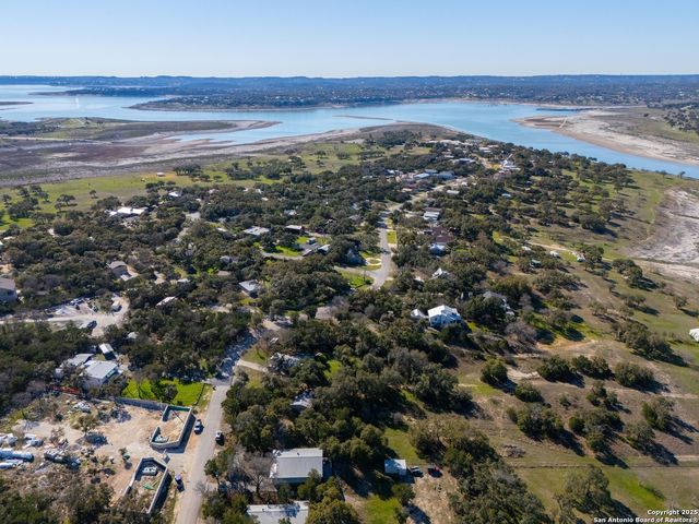 2106 Lakeshore, Canyon Lake, TX 78133