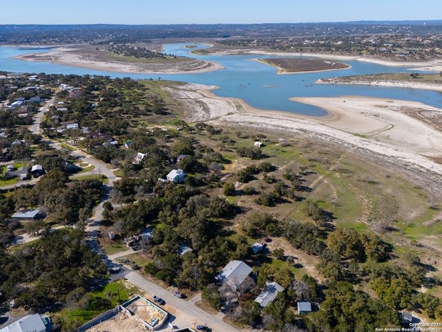 2106 Lakeshore, Canyon Lake, TX 78133