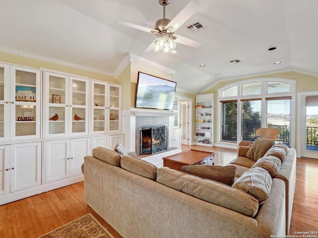 2106 Lakeshore, Canyon Lake, TX 78133