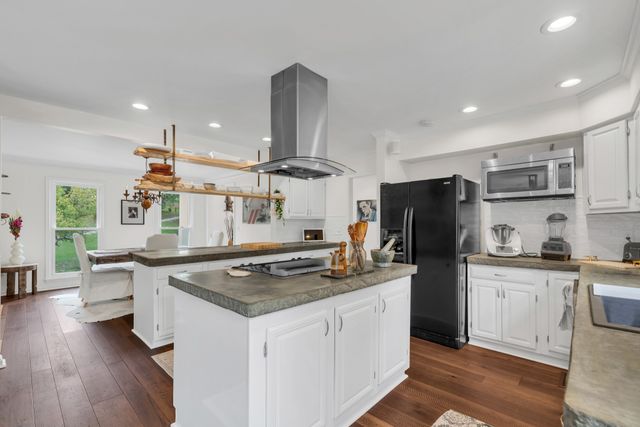 5836 Cloverland Dr, Brentwood, TN 37027