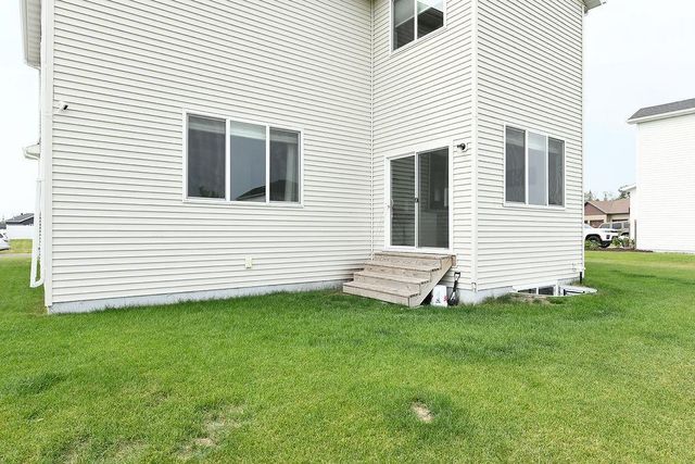 6719 Smylie Lane S, Fargo, ND 58104