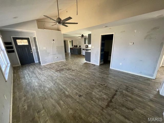 711 W Country Lane, Collinsville, IL 62234