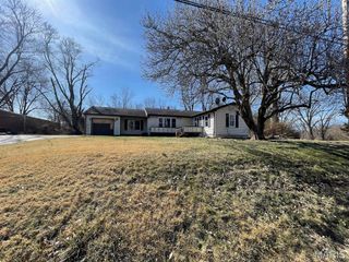 711 W Country Lane, Collinsville, IL 62234