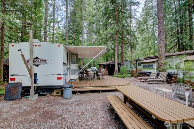 71 Wilderness Way, Deming, WA 98244