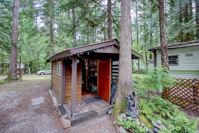 71 Wilderness Way, Deming, WA 98244