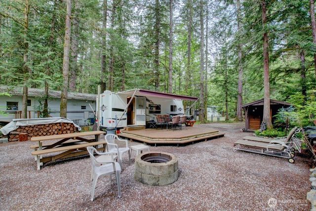 71 Wilderness Way, Deming, WA 98244