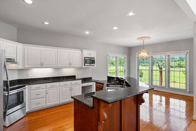 2132 Neelys Bend Rd, Madison, TN 37115
