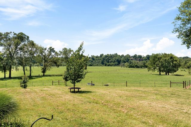 2132 Neelys Bend Rd, Madison, TN 37115