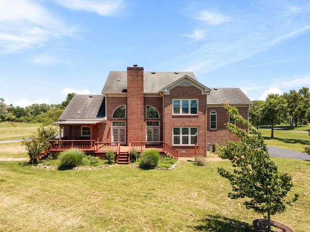 2132 Neelys Bend Rd, Madison, TN 37115