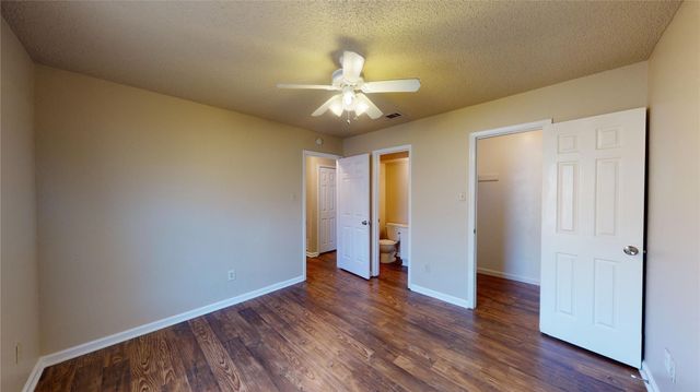 218 Renfro Street A, Grand Prairie, TX 75051