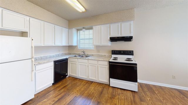 218 Renfro Street A, Grand Prairie, TX 75051