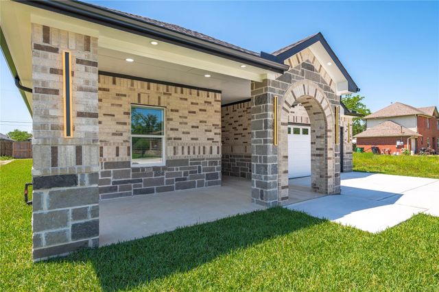 8310 Swiftwater Lane, Houston, TX 77075